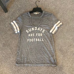 Express keyhole Graphic Tee